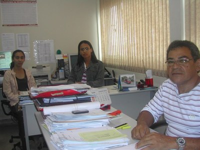 Servidores do setor de transportes em um dos raros momentos de telefone no gancho