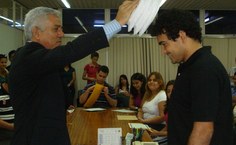 Gregório Tomas conciliou trabalho e estudo para chegar a esse momento