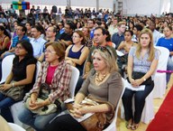 Ginásio lotado para aula inaugural