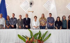 Reitora, vice, professores, representantes políticos da região, técnicos e discentes saudaram os calouros