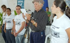 Veteranos do Campus do Sertão levaram poeta Virgílio Gonçalves para declamar o seu cordel