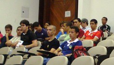 Estudantes acompanharam o debate sobre cooperação internacional