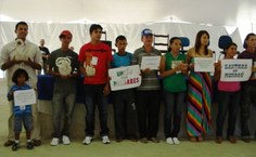 Os representantes das cidades apresentaram sua realidade e trouxeram um símbolo para representar sua cultura e o desejo em ter suas casas de volta