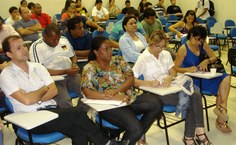 Pró-reitor de graduação, Anderson Dantas, (no canto esquerdo) acompanhou a apresentação do trabalho