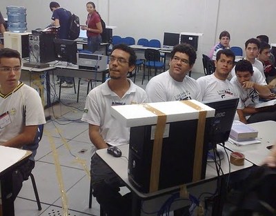 Equipe da Ufal participando da Maratona