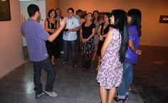 Público tem a oportunidade de conversar com os artistas