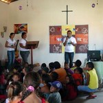 Alunas do Campus do Sertão orientam comunidade a transformar lixo em arte
