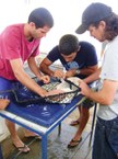 Futuros enegenheiros de pesca durante procedimento de hipofisação dos peixes reprodutores