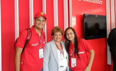 Reitora Ana Dayse  e alunos selecionados em Interlagos