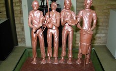 Escultura em homenagem à cultura afrobrasileira