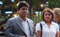 Tomás Beltrão, irmão de Gastone, e Ivone Loureiro, viúva de Odjas, participaram das homenagens