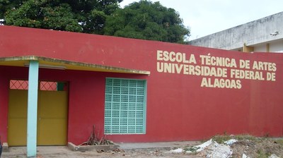 Prédio do Eta será sede dos cursos técnicos em artes da Ufal