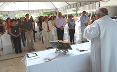 Missa com Pe. Manoel Henrique abriu as comemorações natalinas na Universidade