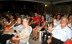 Celina de Castro, de 80 anos, declarou sua paixão pelo cordão encarnado