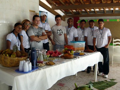 Equipe de alunos e professores Equipe de alunos e professores