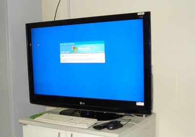 Monitor foi instalado na Assessoria de Comunicação nesta segunda-feira, 6