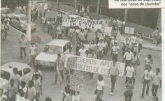 Alunos durante manifestação pelas ruas do Comércio: reações em prol da liberdade de expressão nos “anos de chumbo”