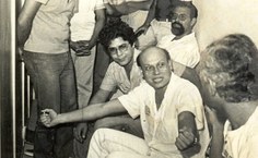 Estudantes e militantes presos nos corredores da PF, depois de manifestação política