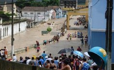 O TCC aborda a tragédia e a reconstrução das cidades