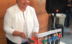 Reitora comemora os 50 anos, juntamente com a comunidade universitária