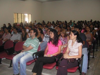 Feras lotaram o auditório para acompanhar a aula inaugural