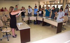 Servidores fazem juramento do servidor público
