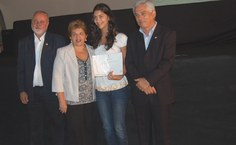 Flávia Maria Souza Ferro, primeiro lugar em Ciências Humanas