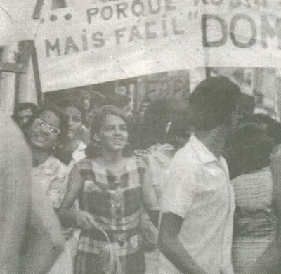 Ana Dayse Dorea, aos 18 anos, no trote do curso de Medicina da Ufal