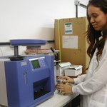 Cientistas do IQB desenvolvem reações químicas de olho na economia