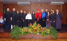 O homenageado da noite com os representantes do Consuni