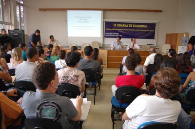 Abertura do evento com a palestra “Um balanço econômico do governo Lula 2003/2010”