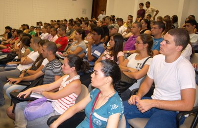 Feras participam de curso de nivelamento, em fevereiro de 2011