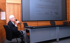 Álvaro Teixeira, do IBP, em seminário realizado na Ufal no dia 14 de março