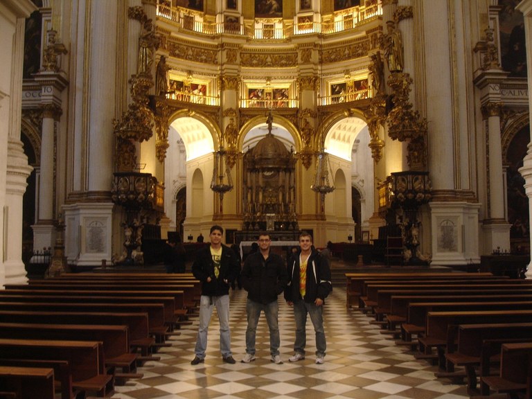 Os três alunos estão em mobilidade acadêmica em Sevilha, na Espanha