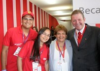 Silas Holanda, do Campus Arapiraca, e Tarsila Santos, do Campus Maceió, representaram a Ufal no Programa Fórmula Santander