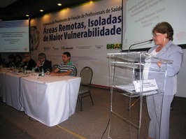 Reitora representa a Andifes em seminário nacional