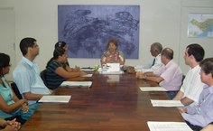 Reitora empossa novos servidores e ressalta dificuldades para entrar no serviço público