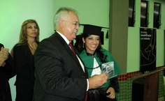 Rogério Teófilo recebeu placa de homenagem dos Desbravadores