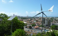 Catavento para captar energia eólica e placa que absorve energia solar