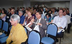 Editores e outros profissionais discutem “os novos horizontes e desafios no campo editorial”,