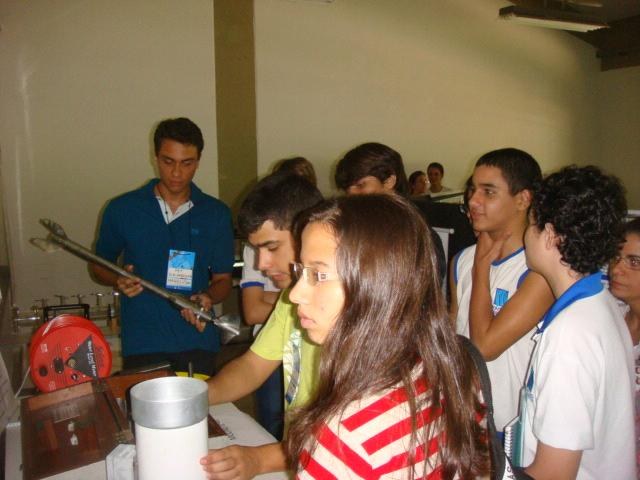 Alunos dos centros de ensino do município visitaram as instalações do Centro de Tecnologia.