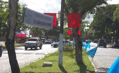 Lilás, Vermelho e Azul são as cores que representam as três candidaturas em disputa