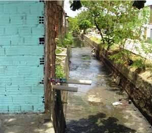 Lançamento de esgoto doméstico no Riacho Gulandim, afluente do Rio Reginaldo.