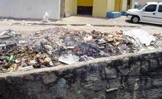 Queima de lixo nas margens do Riacho Gulandim