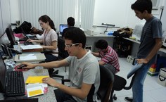 Estudantes bolsistas e professores desenvolvem pesquisas no Laboratório de Sepração de Sistemas e Otimização de Processos (Lassop)
