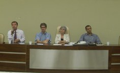 Sandra Nunes, Anderson Barros, Barbirato, Sílvia Cardeal, José Roberto e Ruth Vasconcelos frmaram uma roda de conversa com servidores