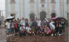 O tempo chuvoso não desanimou os participantes da trilha