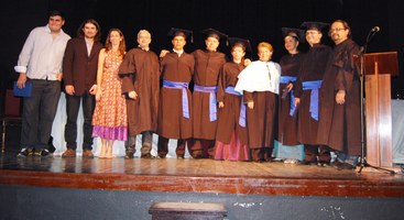 Graduandos de Engenharia de Pesca homenageiam a reitora Ana Dayse