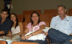 Filipe Monteiro (à esquerda) tomou posse acompanhado da família