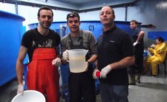 Prof. Emerson Soares (ao centro), do Campus Arapiraca, em pesquisa realizada na Espanha